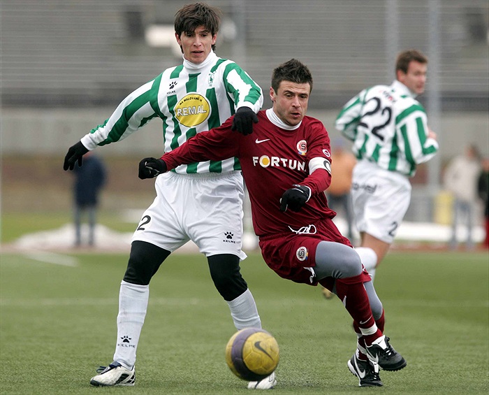 Kulič proti Adamovi.