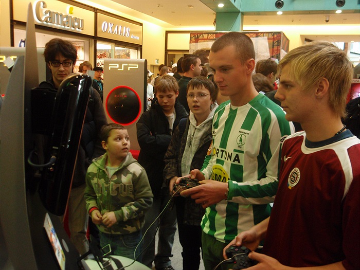 Martin Nešpor v souboji s Kučerou