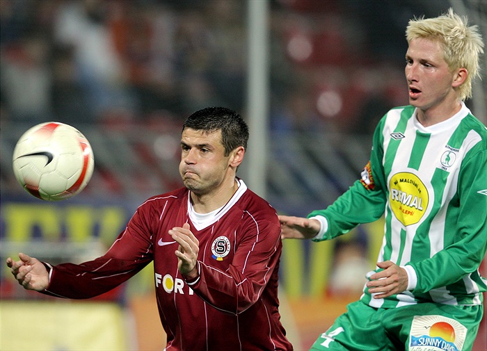 Kulič a za ním Pávek.