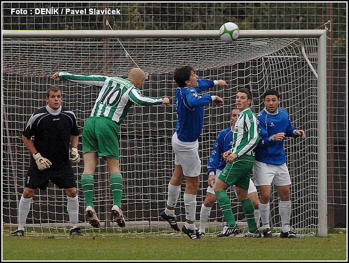 Zelenka se dostává k hlavičce