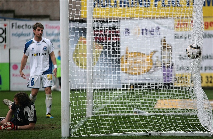 Hlavička Bálka zapadla k tyči