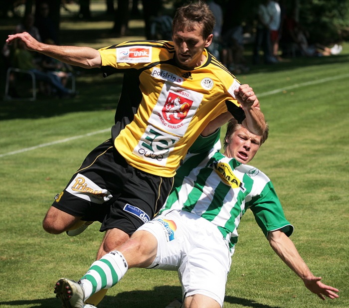 Ladislav Květoň v obranném zákroku.