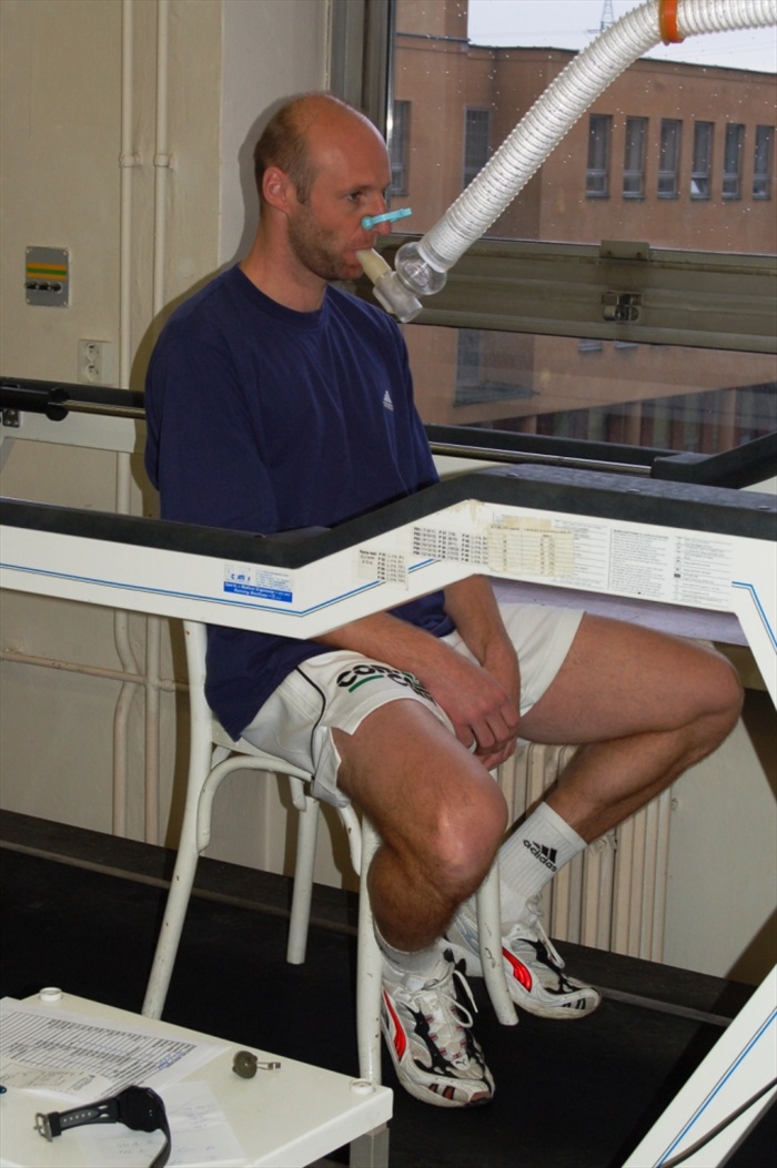 Karel Rada neměl úlevy, to jen přístroj měří tepovou frekvenci v klidu.