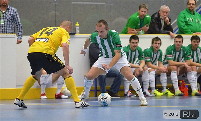 Futsal vs Fotbal 8:1 (4:0)