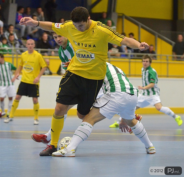 Futsal vs Fotbal 8:1 (4:0)