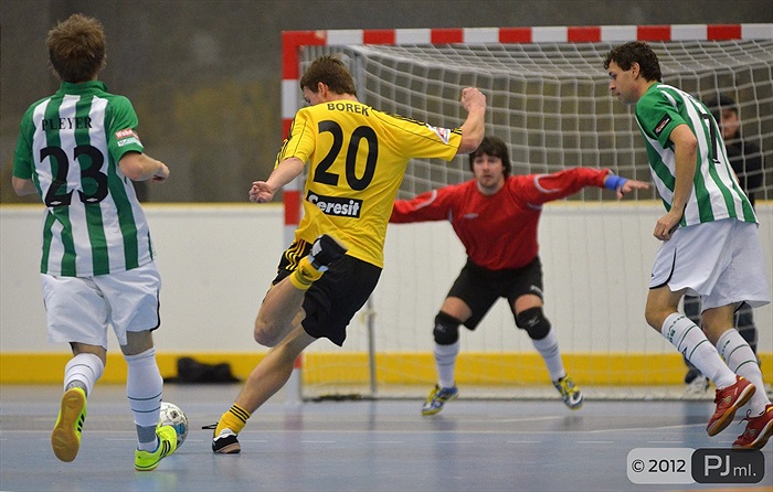 Futsal vs Fotbal 8:1 (4:0)
