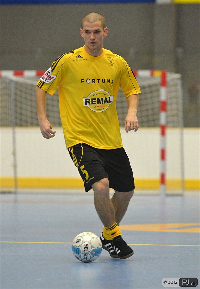 Futsal vs Fotbal 8:1 (4:0)