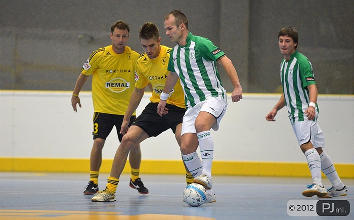 Futsal vs Fotbal 8:1 (4:0)