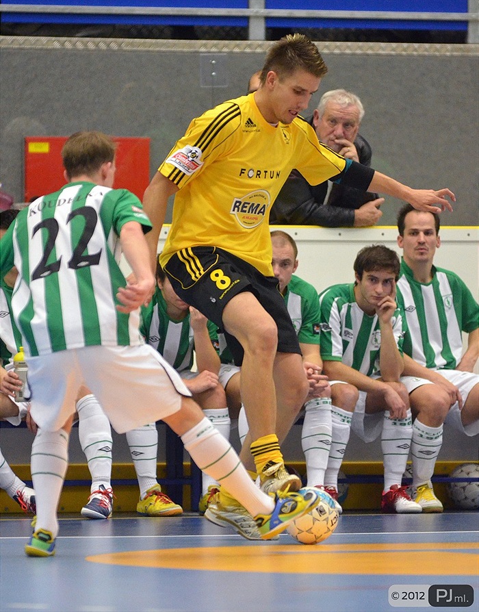Futsal vs Fotbal 8:1 (4:0)