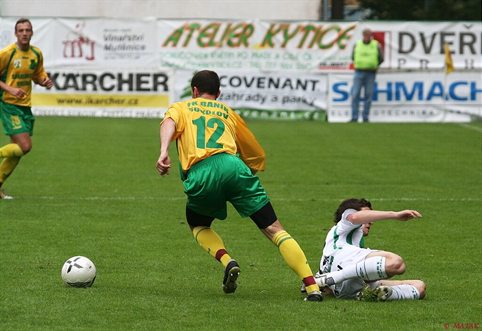 Klokan Bartek na zemi, sokolovský Dřížďal na koni.