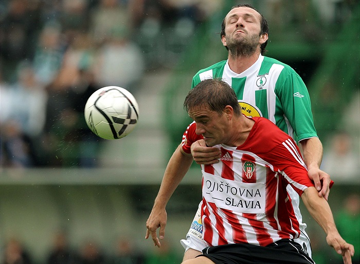 Kunášek v souboji se Švancarou.