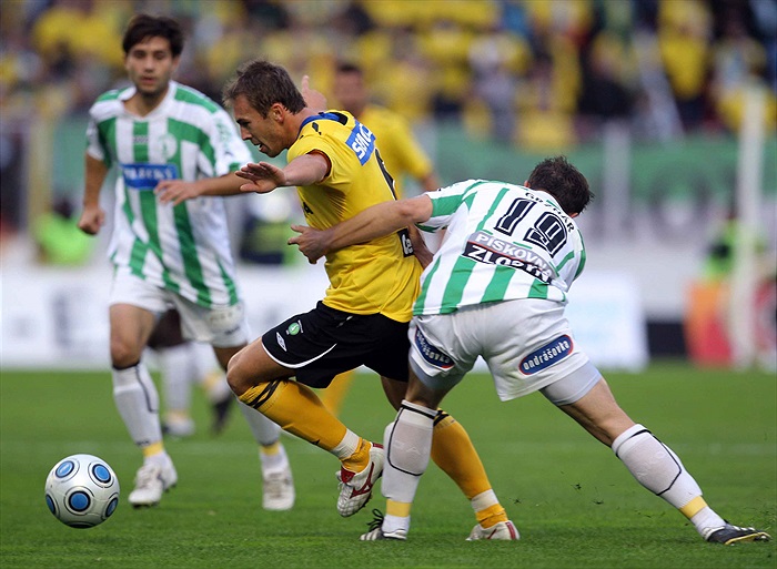 Štohanzl mezi dvěma.