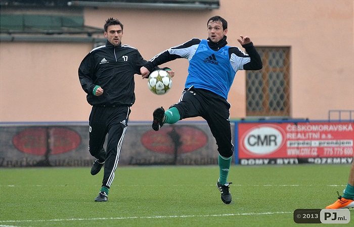 V úterý pokračovala příprava na hřišti