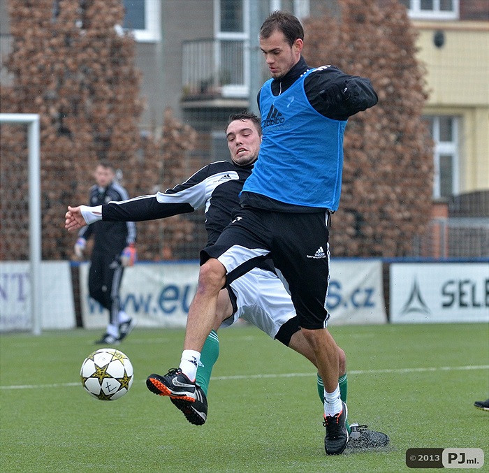 V úterý pokračovala příprava na hřišti