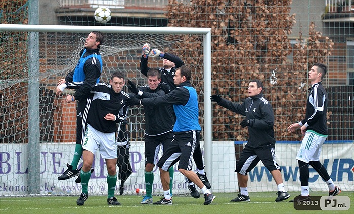 V úterý pokračovala příprava na hřišti