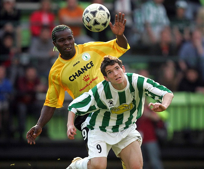 David Bartek a proti němu střížkovský Ibe.