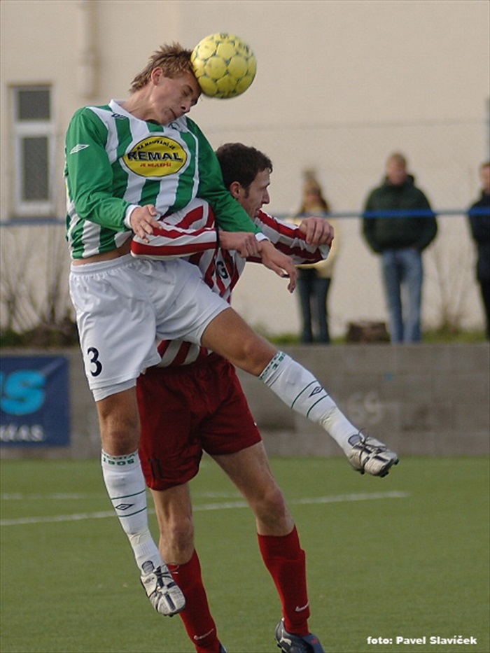 Lukáš Brhlík a vítězný hlavičkový souboj