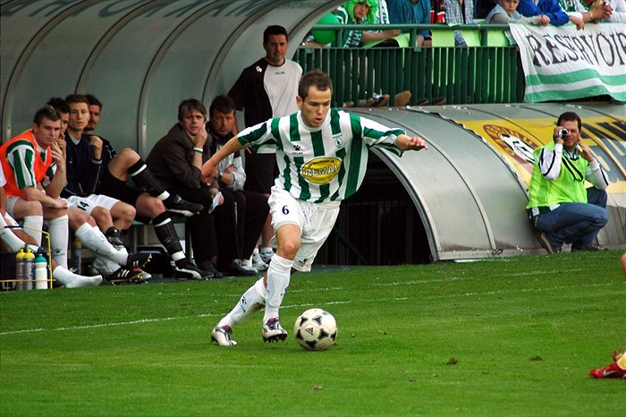 Martin Kotyza postupuje s balónem