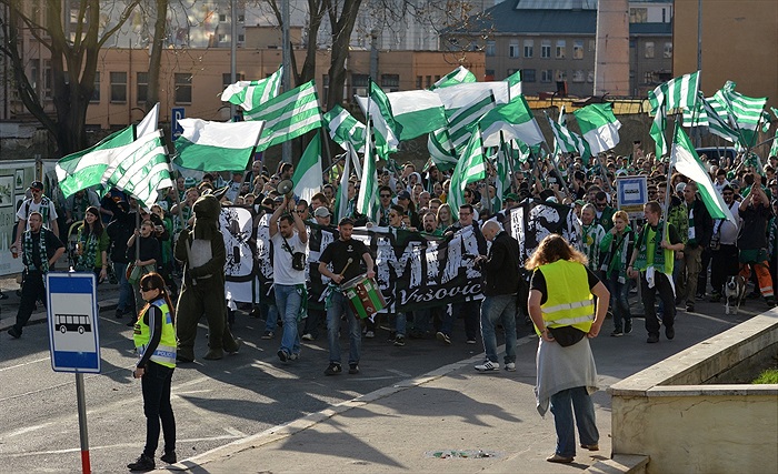 Pochod fanoušku z Ďolíčku do Edenu