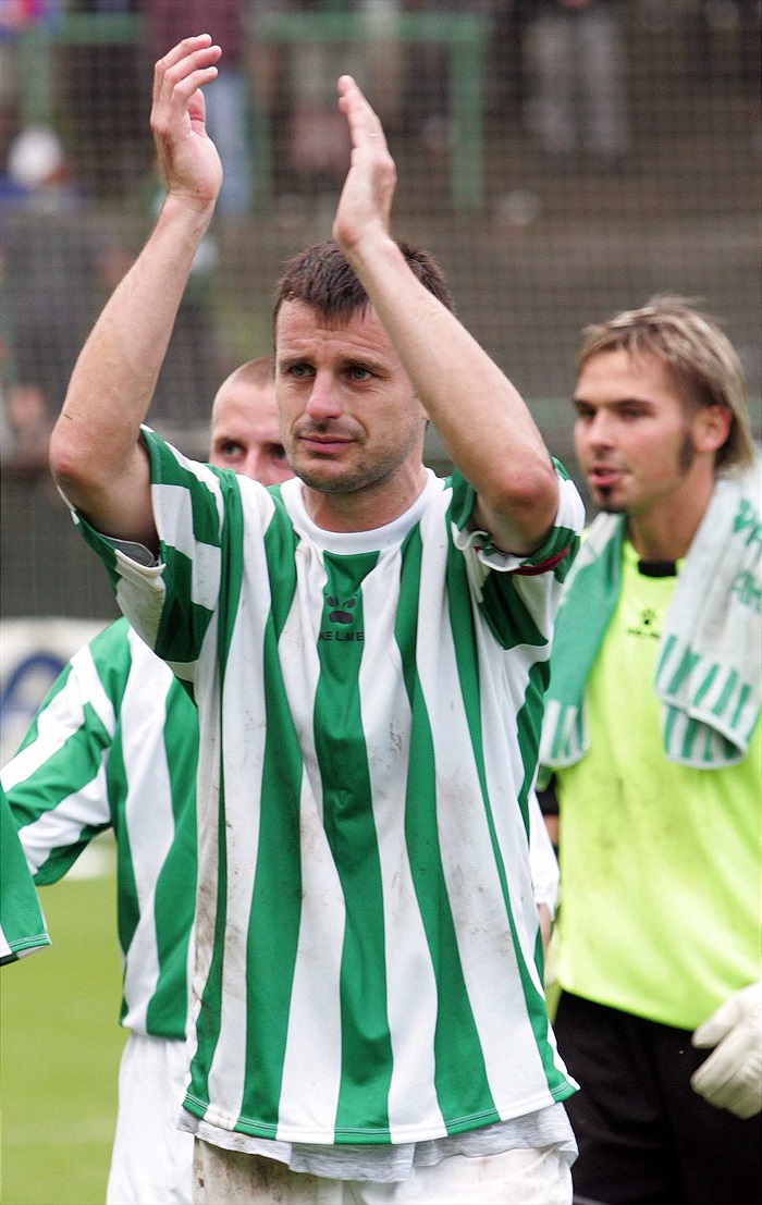 Kapitán Tomáš Freisler děkuje fanouškům.