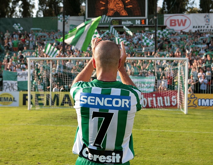 Nikl děkuje fanouškům.