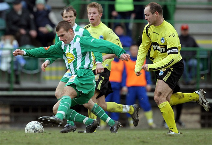 Marek Nikl uniká Nezmarovi.