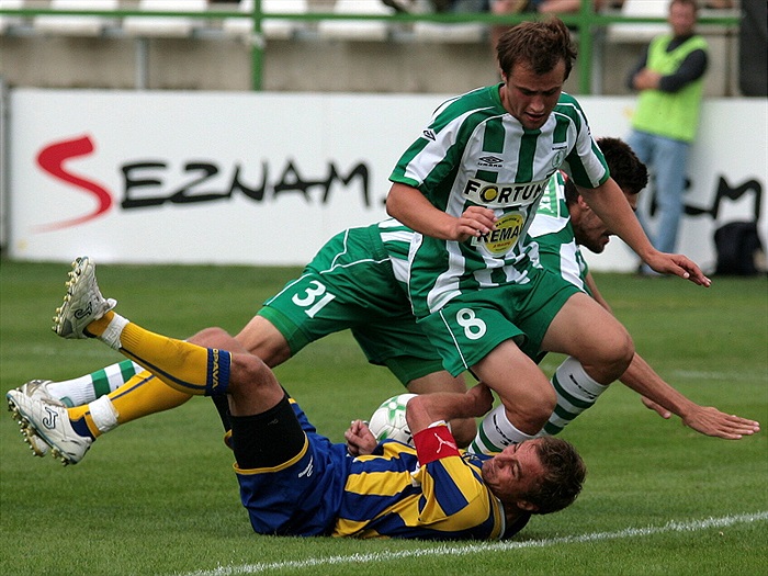 Ivan Hašek a Vladimír Bálek v tvrdém souboji.