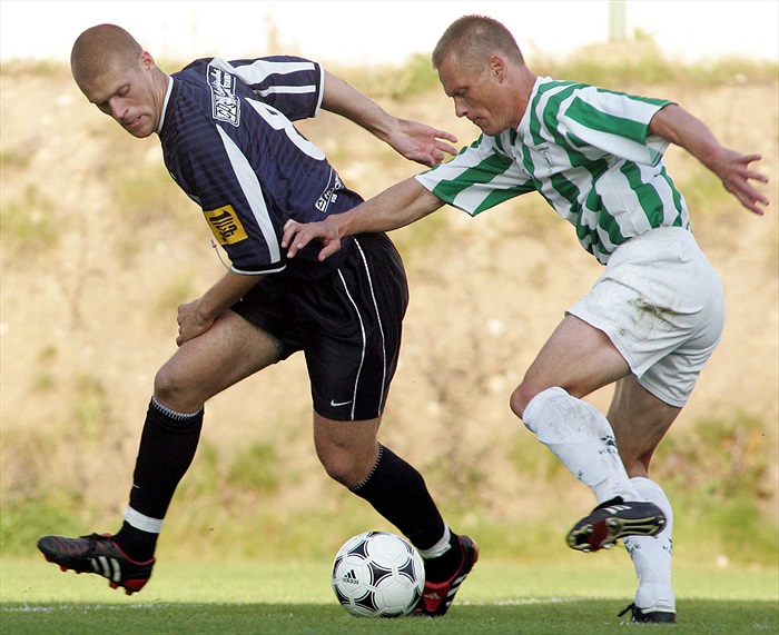 Dalibor Slezák to zkoušel hlavou i po zemi.