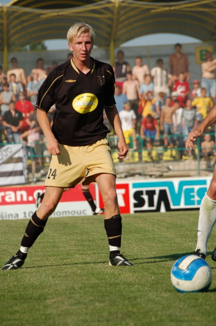 Pávek skvěle odehrál post defenzivního záložníka.