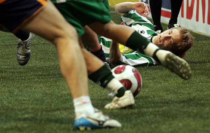 Kocourek mezi obry. (foto Sváči)