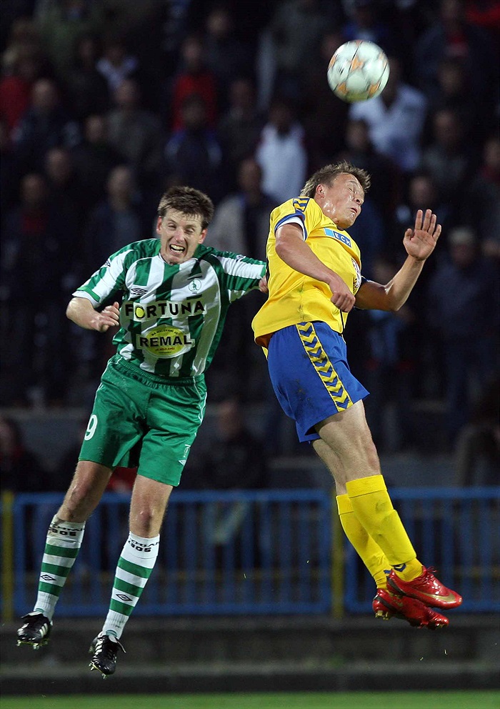 Jirka Rychlík ve výskoku.