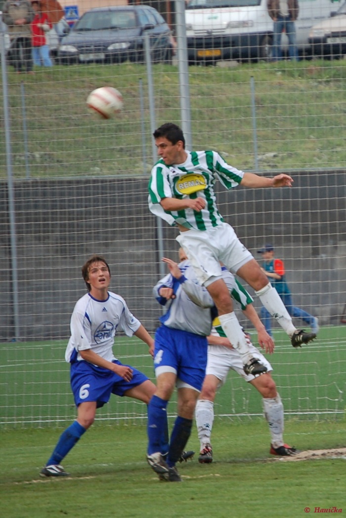 Létající Pavel Lukáš.