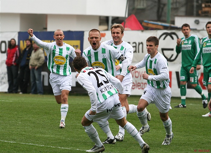 Dalibor Slezák slaví první gól.