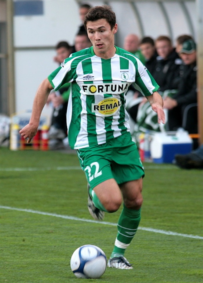 Ibragimov postupuje do útoku.