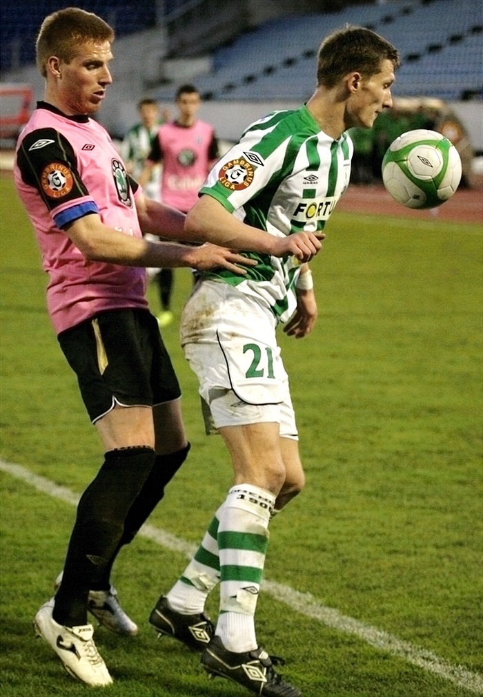 Škoda si kryje míč