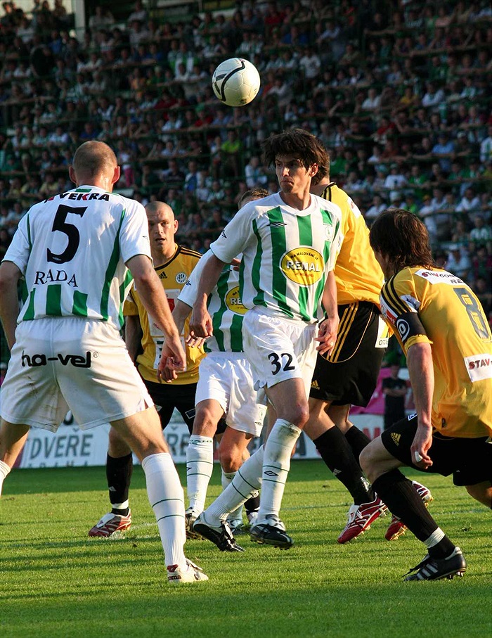 Závar před brankou Hradce.