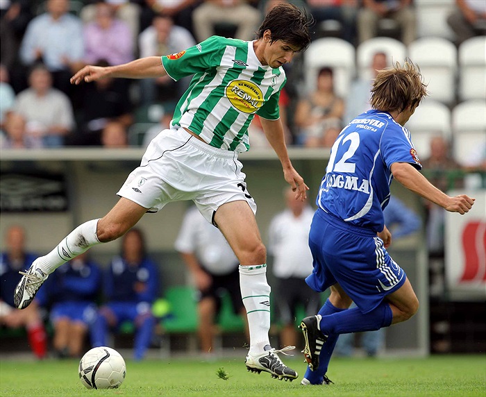 Útok táhne Lukáš Adam.