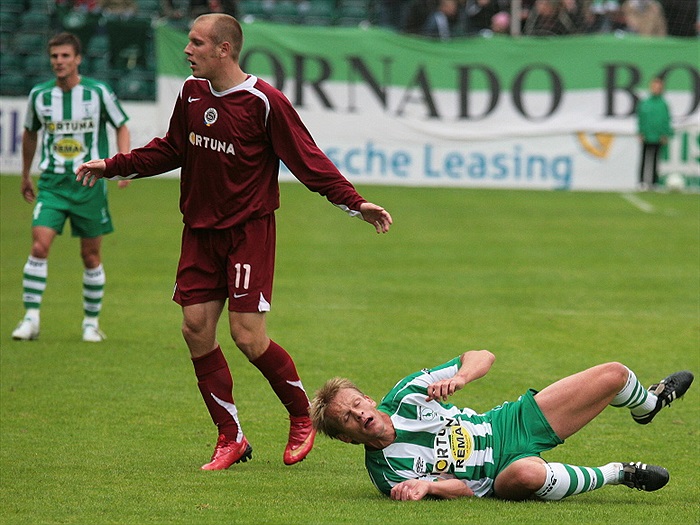 Slezi se rval o každý balon.