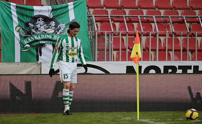 Kaufman se chystá rozehrát rohový kop