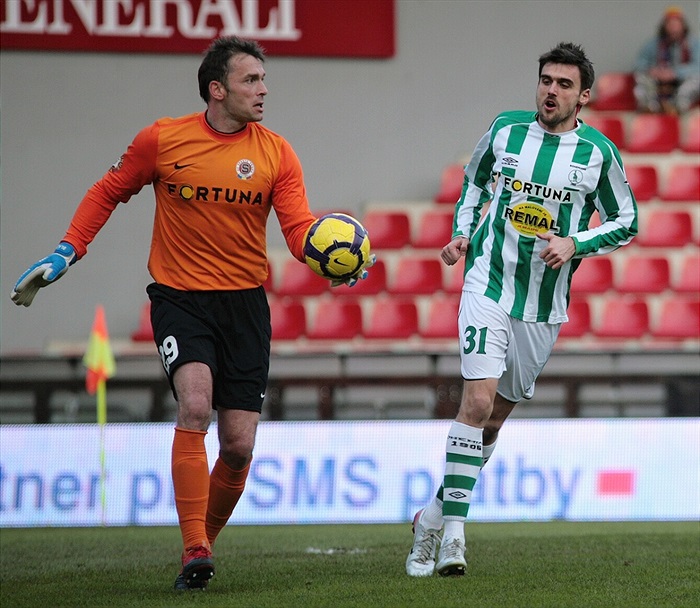 Blažek rozehrává pod dohledem Bálka