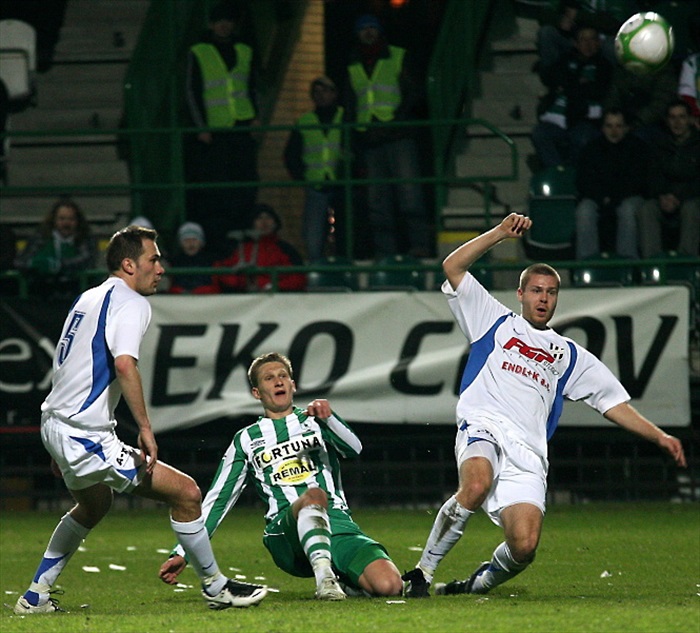 Škoda pálí vysoko nad.