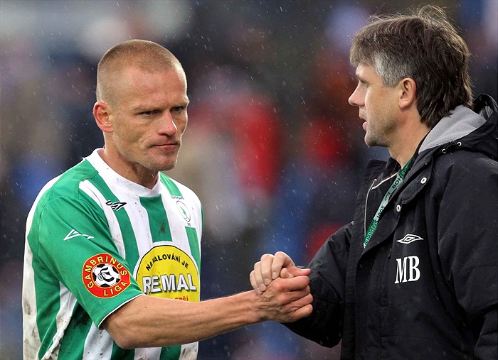 Kapitán Slezák střídá.