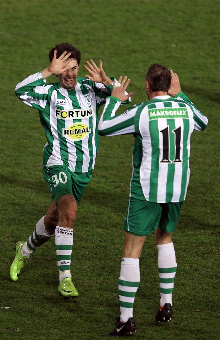 Morávek se raduje s Róthem.