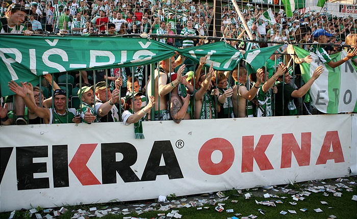 Čekání na hrdiny.