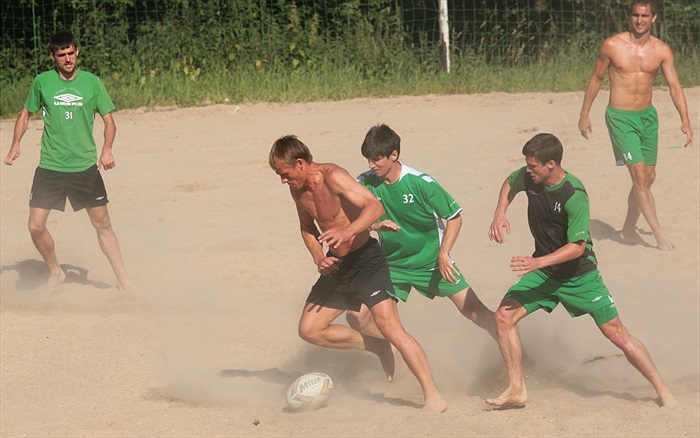 Dalibor Slezák v písku.