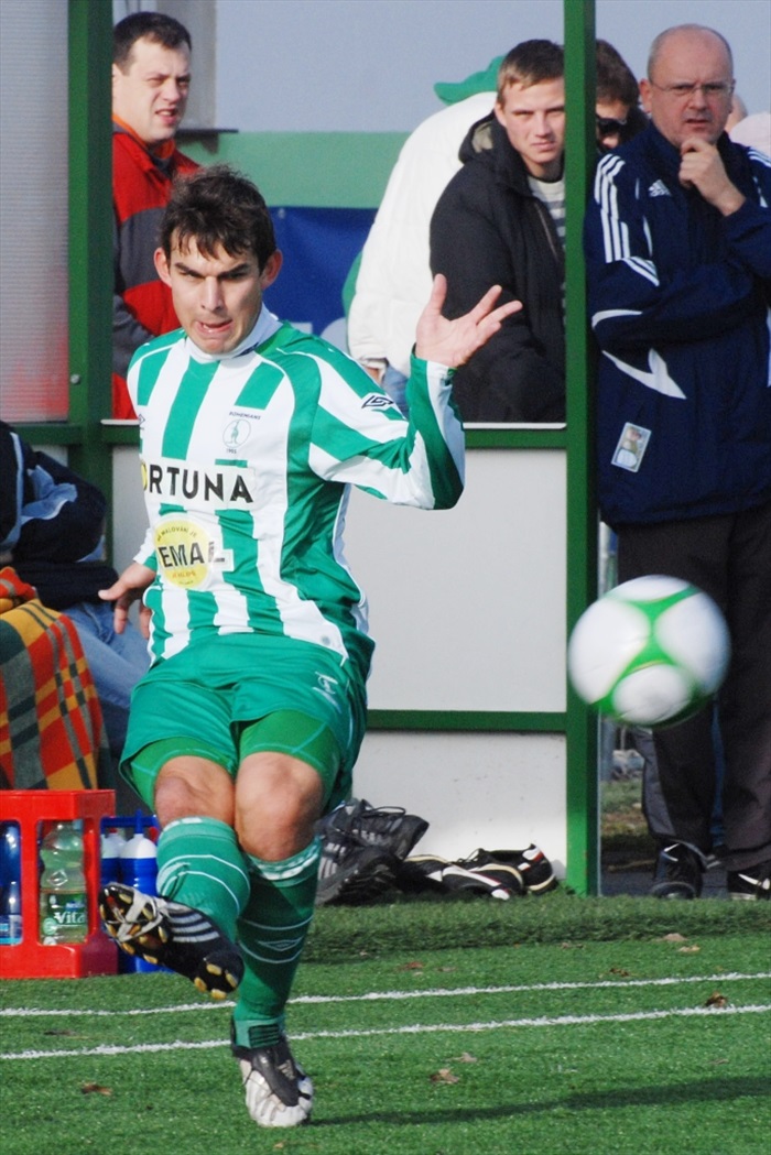 Josef Baubín centruje