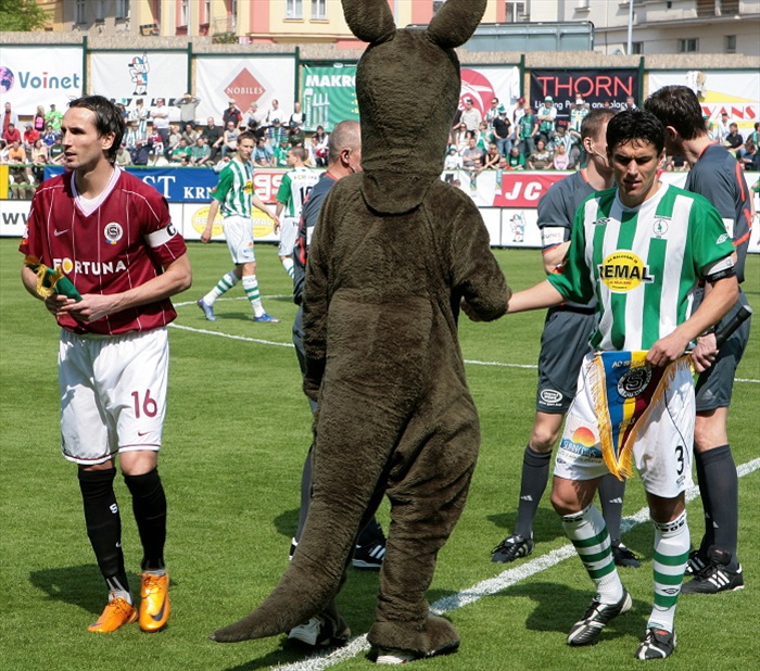 Los a předání vlajek.