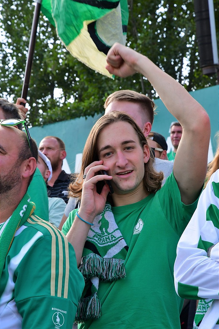 Dění na tribunách: Bohemians - Slovácko