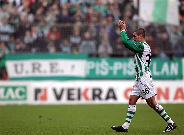 Marek Nikl střídá.