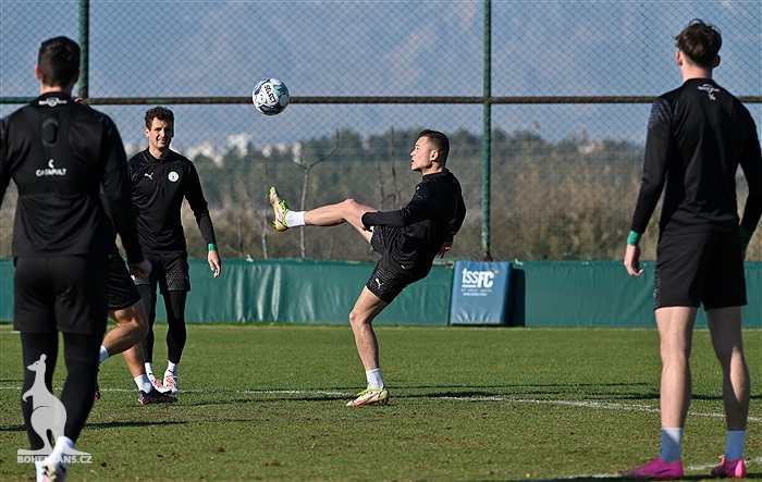 Čtvrteční trénink na soustředění v Turecku